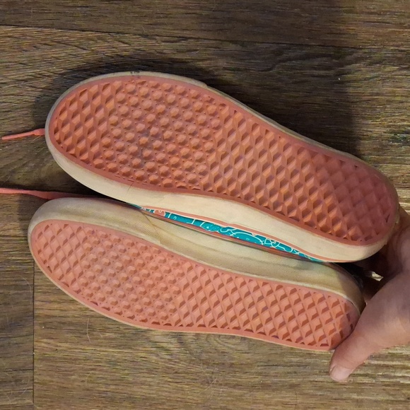 Vans x Hello Kitty Collection Authentic Lo Pro Hello Kitty Vans. - Picture 9 of 13